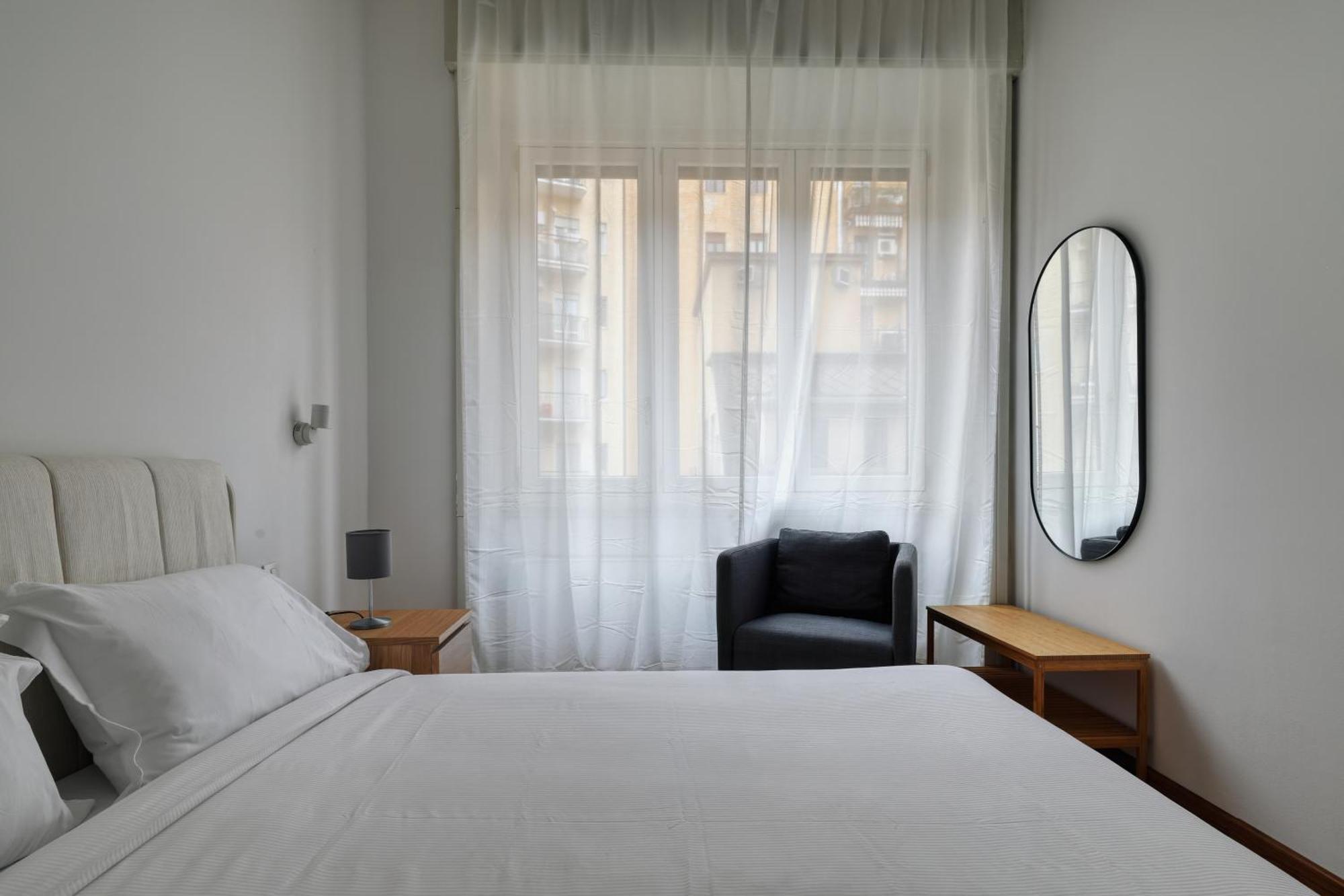 Joivy Chic 3-Bed Flat Near Colonne Di San Lorenzo Μιλάνο Εξωτερικό φωτογραφία