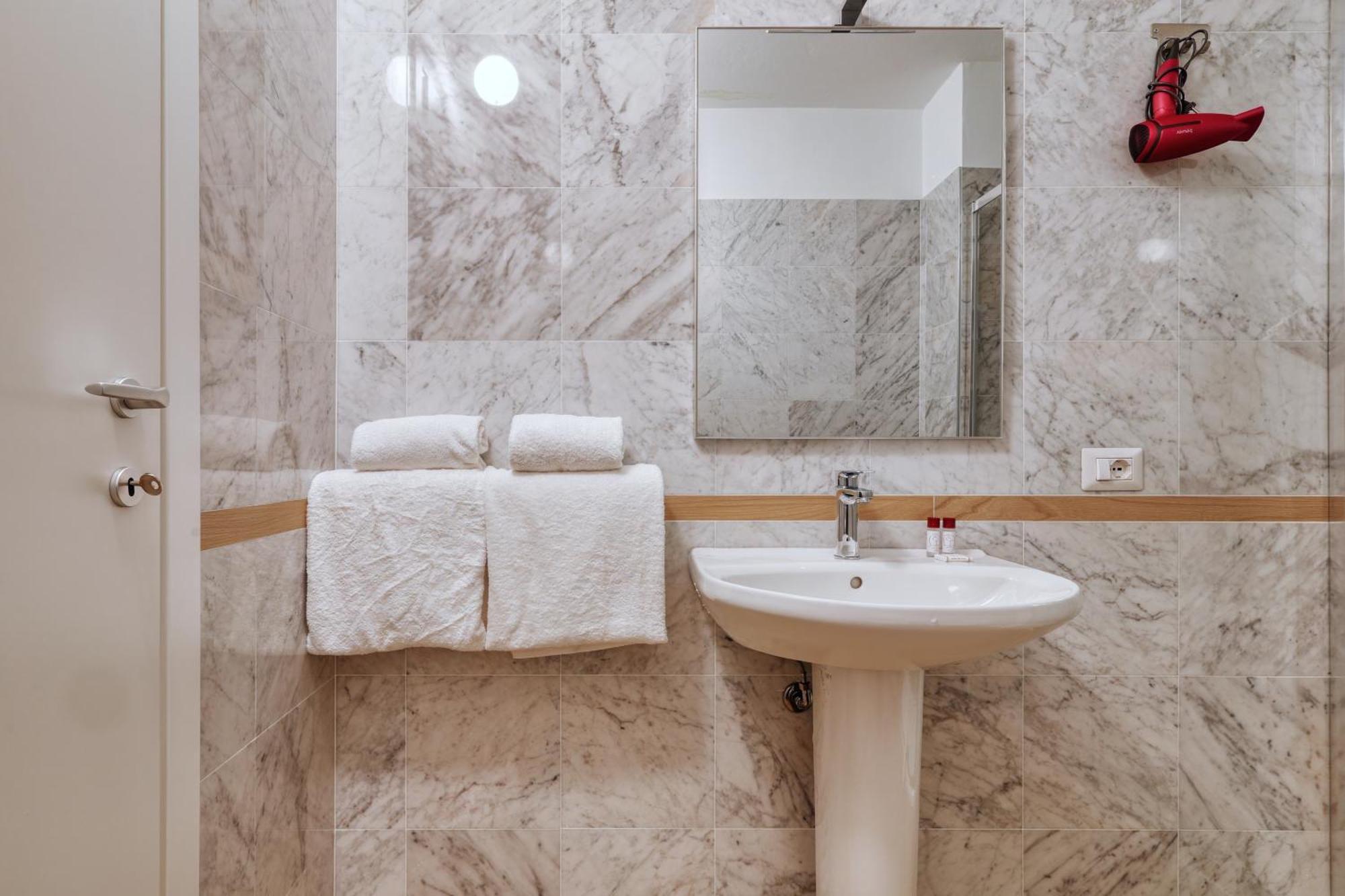 Joivy Chic 3-Bed Flat Near Colonne Di San Lorenzo Μιλάνο Εξωτερικό φωτογραφία